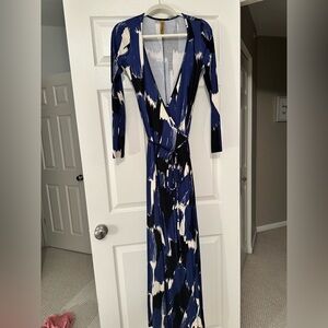 Blue and white cross body maxi